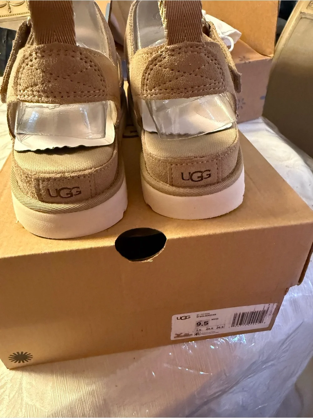 UGG Goldenstar Platform Sandals Women’s Size 9.5 Moss Suede Adjustable Comfort